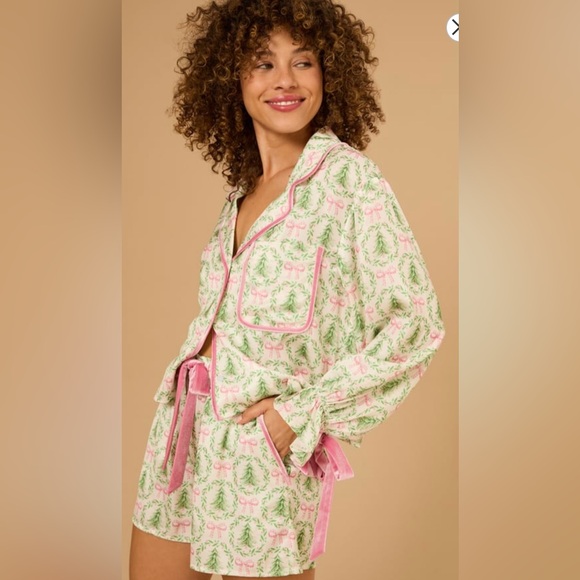 NEW Pink Satin Christmas Tree Pajama Set Size Large 💞🎄💞 - Picture 3 of 9